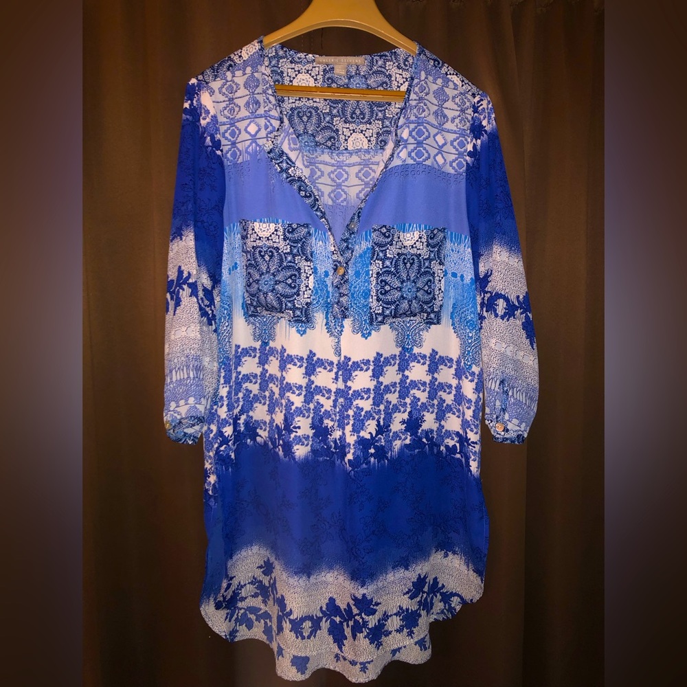 Cute thin and comfortable extended and extra lengthened shirt and or dress.